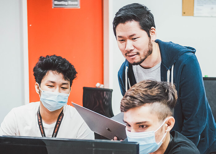 気さくな社員の方やたくさんの元気なフィリピン人スタッフたちに魅力を感じた